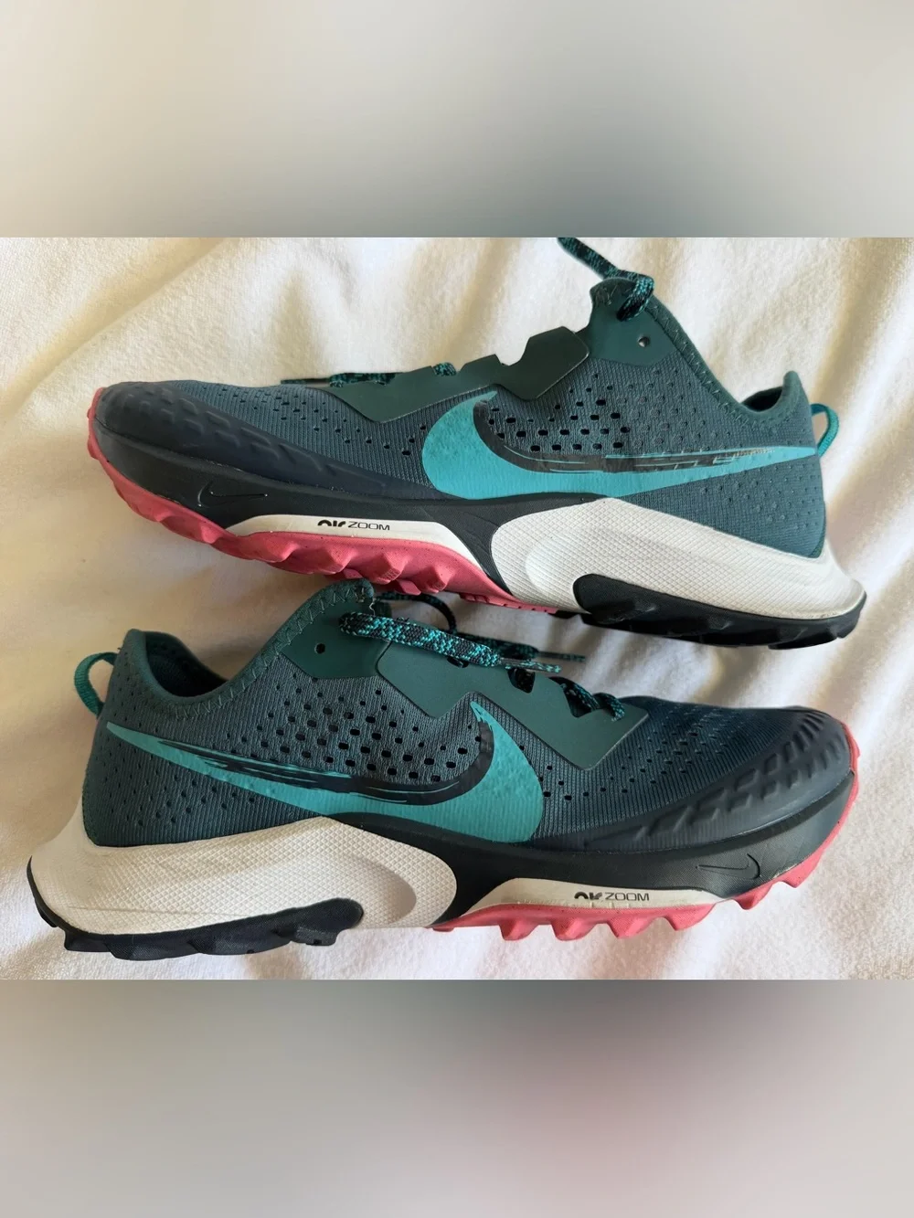 Nike Air Zoom Terra Kiger 7 Trail Running Shoes Women’s 9.5 Teal Pink CW6066-301